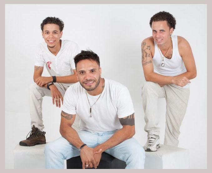 Grupo 100 Awê